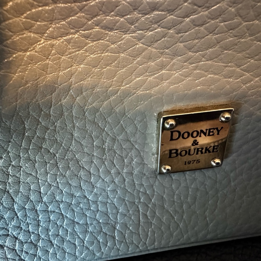 Dooney & Bourke Silver Kiss-Lock Leather Coin Purse. Pebble grain. 6in X 5in. - Picture 3 of 6